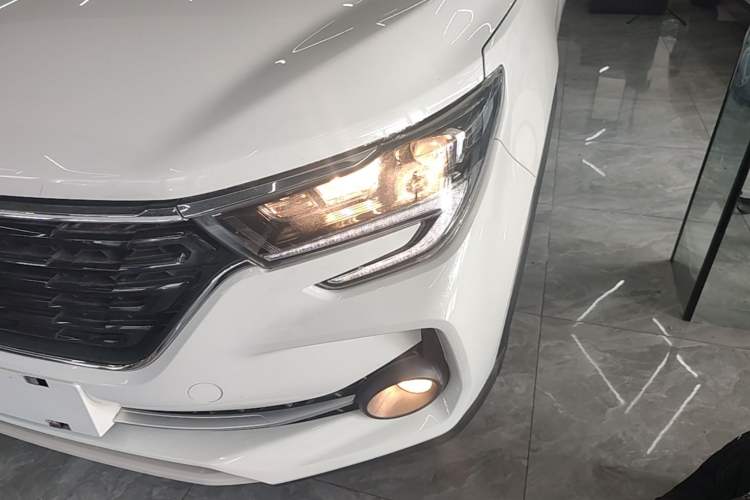 Used FORTHING T5 2020 1.5T Automatic Luxury Model China VI Standard Left Front Headlight
