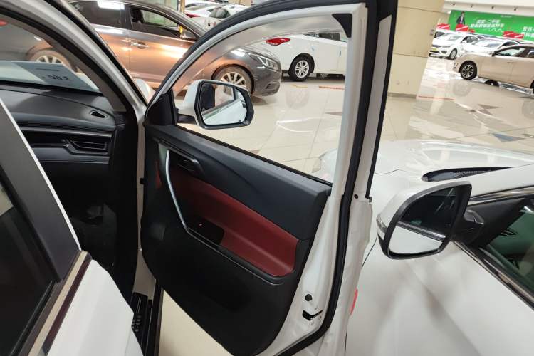 Used FORTHING T5 2020 1.5T Automatic Luxury Model China VI Standard Right Front Door Interior