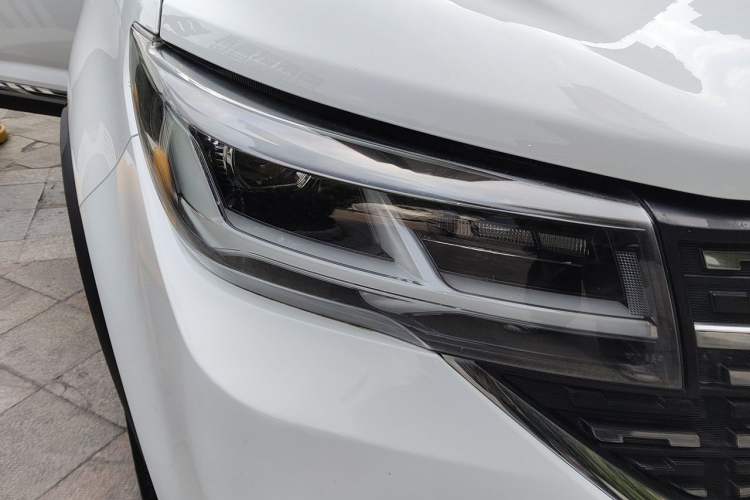 Used FORTHING T5 2020 1.5T Automatic Luxury Model China VI Standard Right Front Headlight