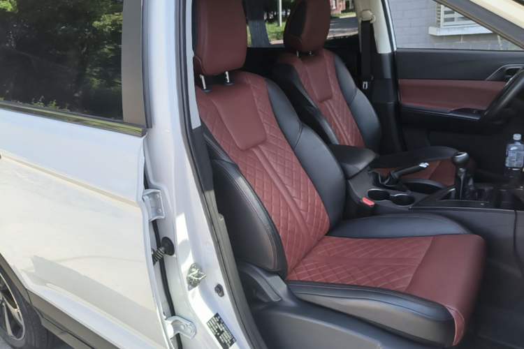Used FORTHING T5 2020 1.6L Manual Luxury Model China VI Standard Right Front Seat