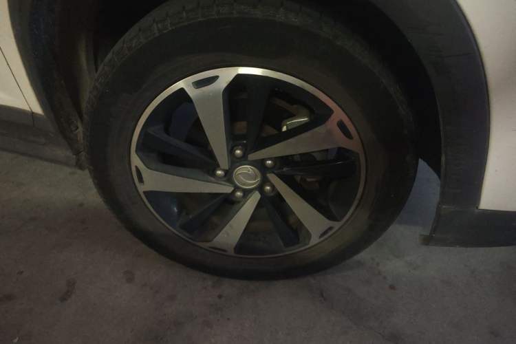 Used FORTHING T5 2020 1.5T Automatic Luxury Model China VI Standard Right Front Wheel Hub