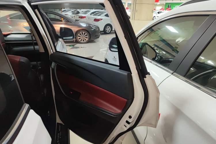 Used FORTHING T5 2020 1.5T Automatic Luxury Model China VI Standard Right Rear Door Interior