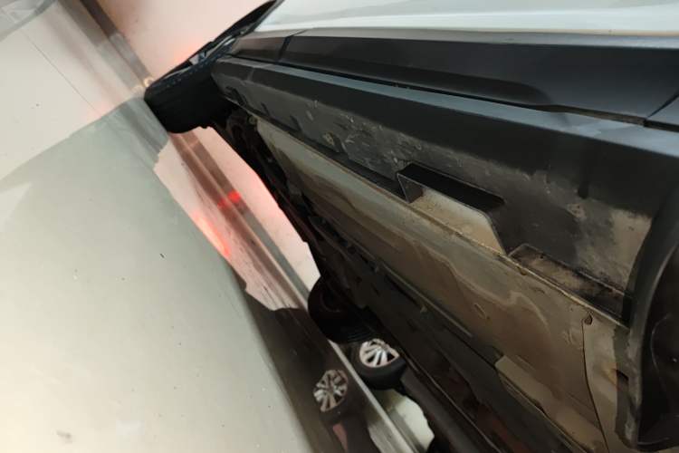 Used FORTHING T5 2020 1.5T Automatic Luxury Model China VI Standard Right Side Sill