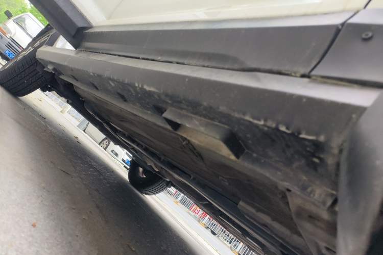 Used FORTHING T5 2020 1.6L Manual Comfort Model China VI Standard Right Side Sill