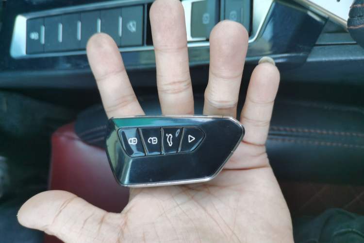 Used FORTHING T5 2020 1.5T Automatic Luxury Model China VI Standard Vehicle Key