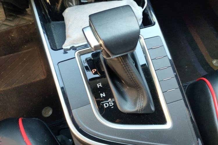 Used FORTHING T5 2021 1.5T Automatic Comfort Version Gear Lever
