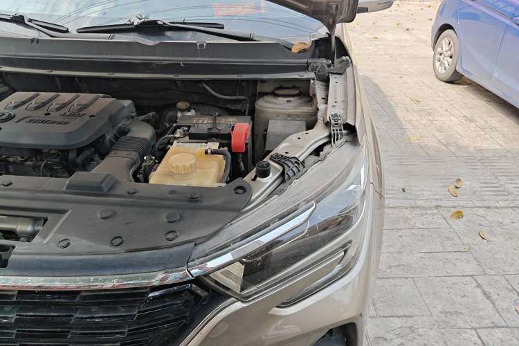 Used FORTHING T5 2021 1.5T Automatic Comfort Version Engine Bay Left