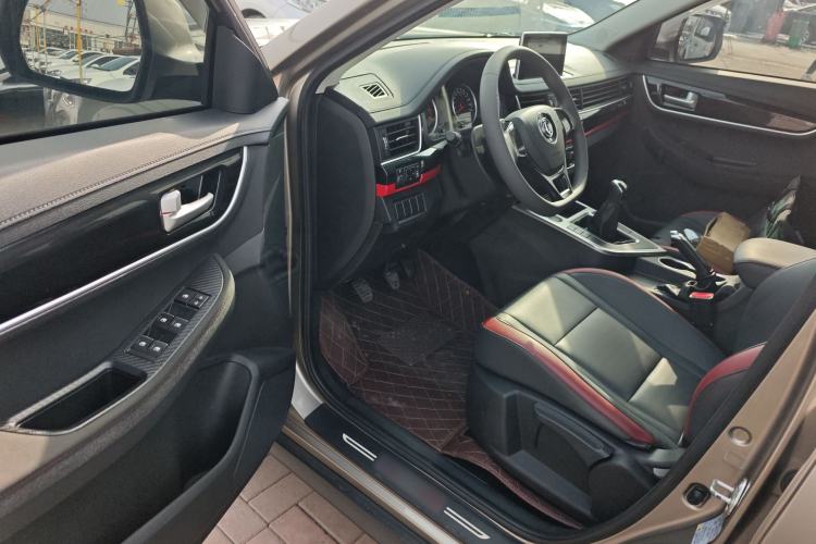 Used FORTHING T5 2021 Revised 1.6L Manual Comfort Version Interior 3
