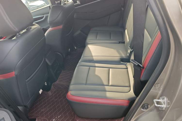 Used FORTHING T5 2021 Revised 1.6L Manual Comfort Version Interior 4