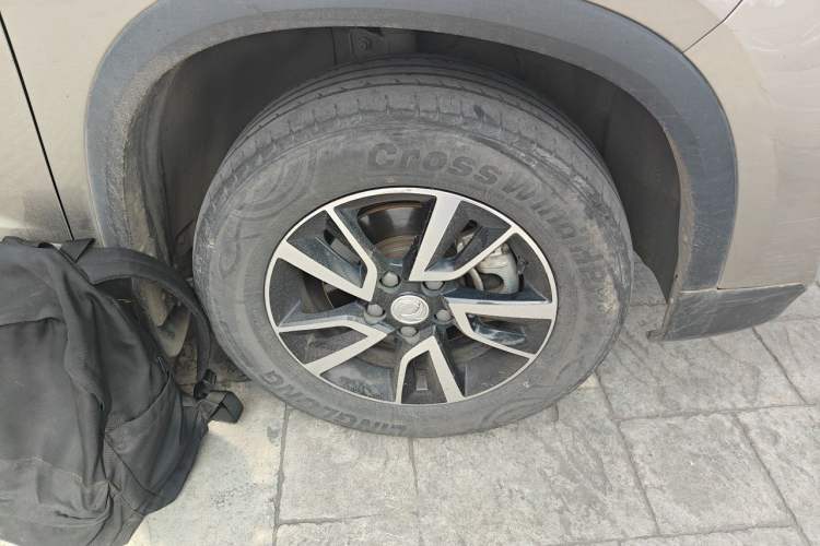 Used FORTHING T5 2021 1.5T Automatic Comfort Version Right Front Wheel Hub
