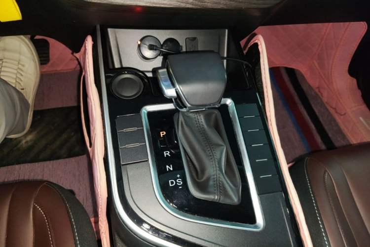 Used FORTHING T5 2021 1.5T Automatic Comfort Version Gear Lever