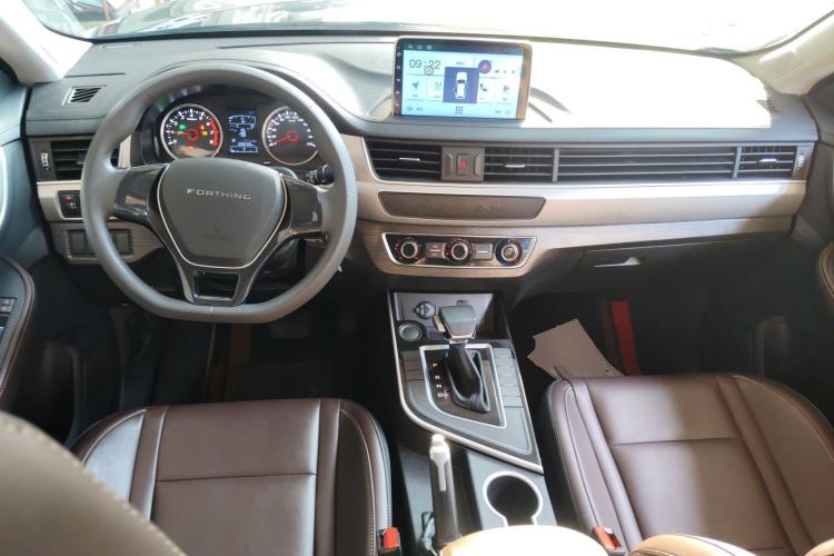 Used FORTHING T5 2021 1.5T Automatic Comfort Model Interior 2