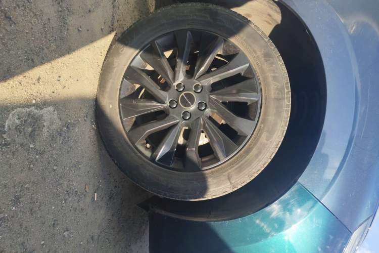 Used FORTHING T5 2021 1.5T Automatic Prestige Model Right Front Wheel Hub