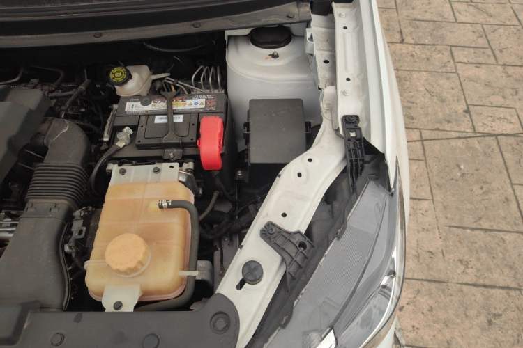 Used FORTHING T5 2021 1.5T Automatic Comfort Version Engine Bay Left