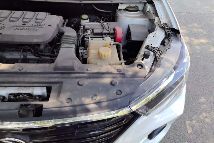 Used FORTHING T5 2021 1.5T Automatic Luxury Version Engine Bay Left