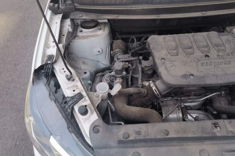 Used FORTHING T5 2021 1.5T Automatic Comfort Version Engine Bay Right