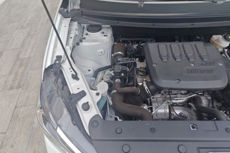 Used FORTHING T5 2021 1.5T Automatic Comfort Version Engine Bay Right