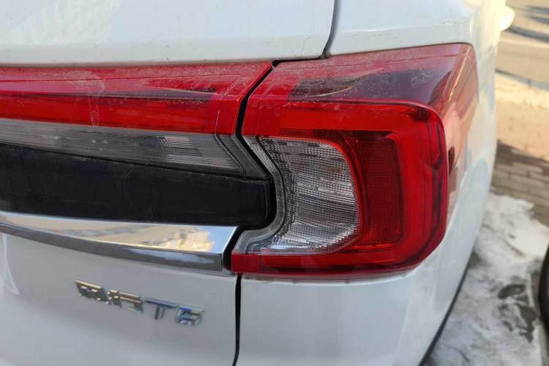 Used FORTHING T5 2021 Revised 1.6L Manual Comfort Version Exterior 3