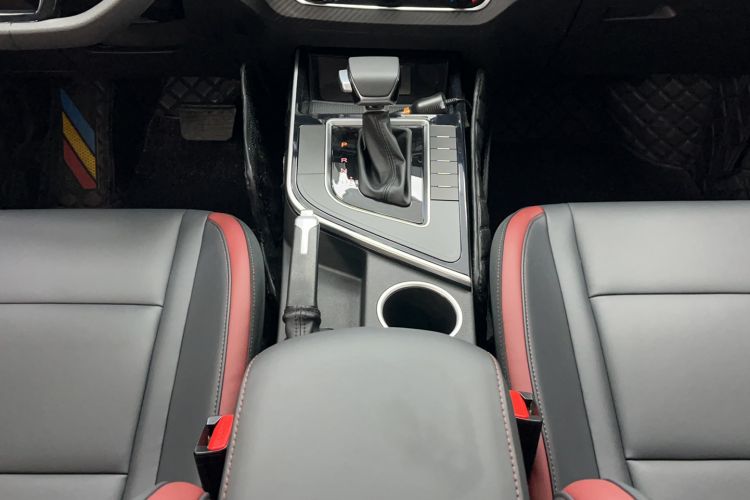 Used FORTHING T5 2021 1.5T Automatic Comfort Version Gear Lever