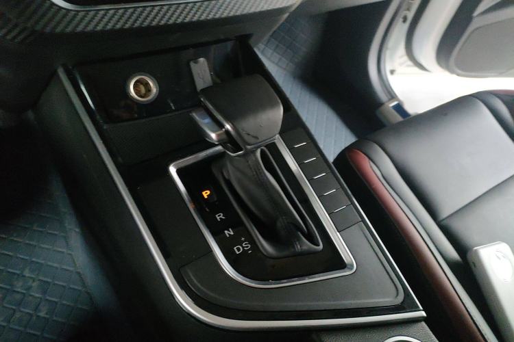 Used FORTHING T5 2021 1.5T Automatic Comfort Version Gear Lever