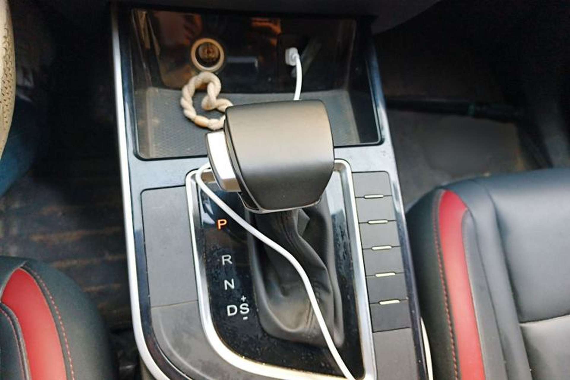 Used FORTHING T5 2021 1.5T Automatic Comfort Version Gear Lever