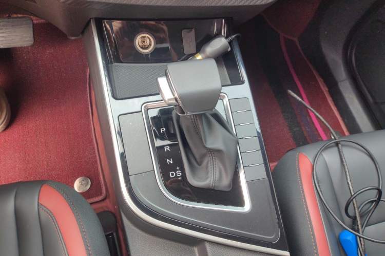 Used FORTHING T5 2021 1.5T Automatic Comfort Version Gear Lever