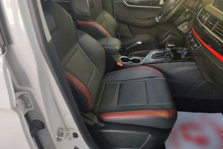 Used FORTHING T5 2021 1.5T Automatic Comfort Version Interior 10