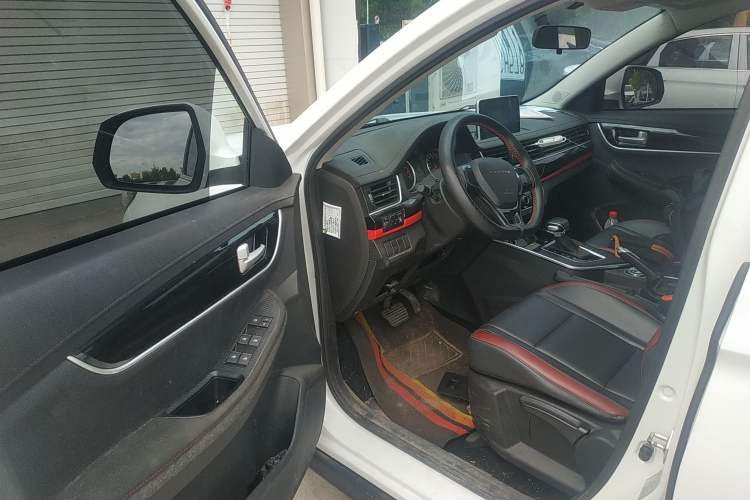 Used FORTHING T5 2021 1.5T Automatic Comfort Version Interior 3