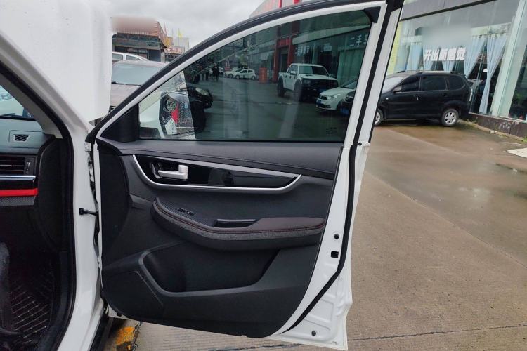 Used FORTHING T5 2021 1.5T Automatic Comfort Version Interior 4