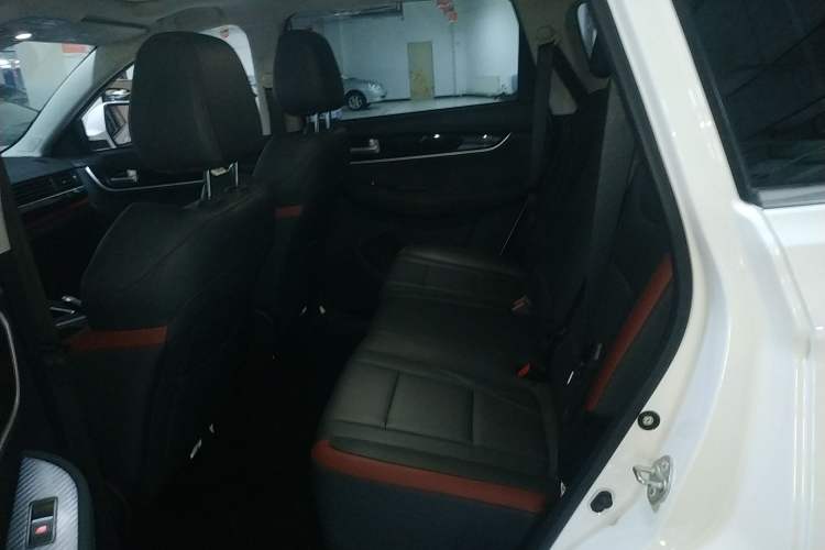 Used FORTHING T5 2021 Revised 1.6L Manual Comfort Version Interior 4