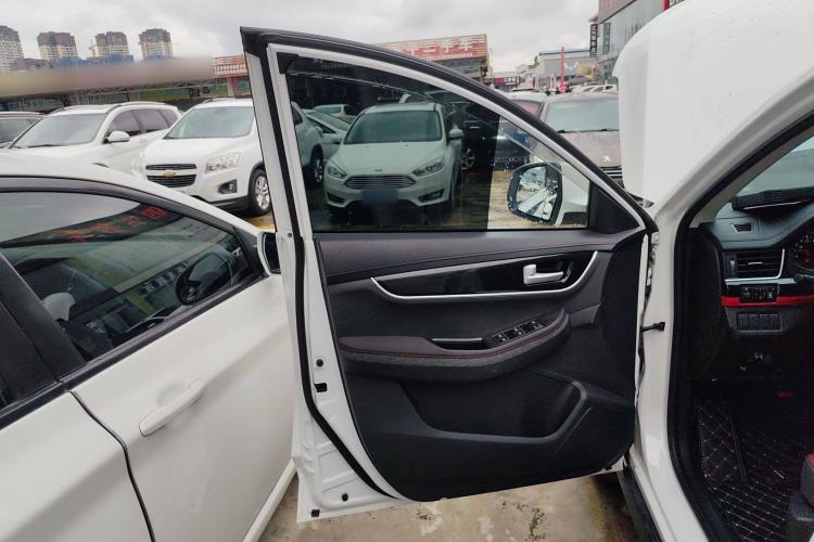 Used FORTHING T5 2021 1.5T Automatic Comfort Version Interior 6