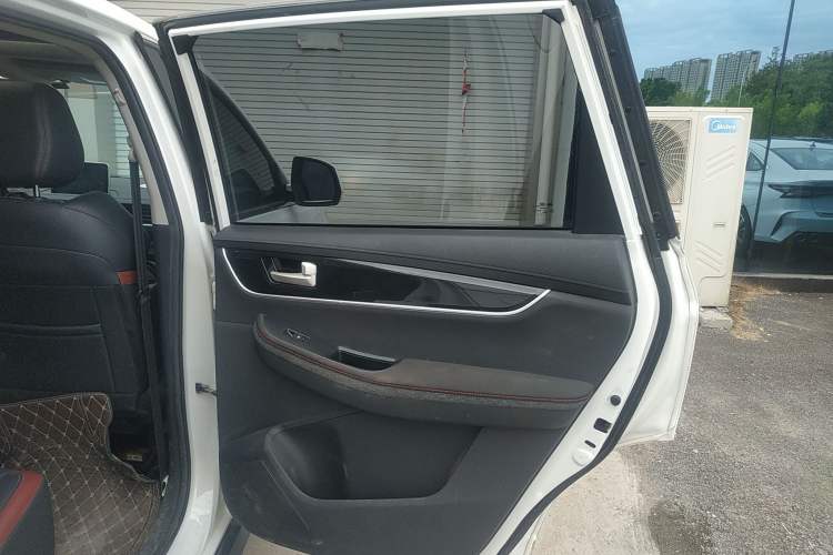 Used FORTHING T5 2021 1.5T Automatic Comfort Version Interior 6