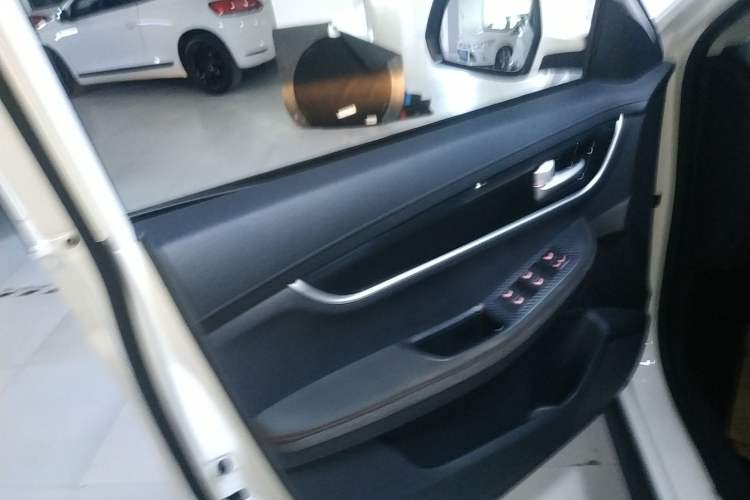 Used FORTHING T5 2021 Revised 1.6L Manual Comfort Version Interior 7