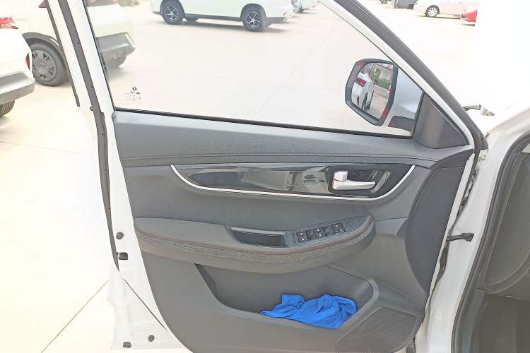 Used FORTHING T5 2021 1.6L Manual Comfort Model Interior 7