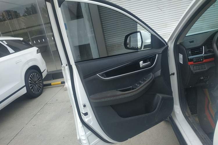 Used FORTHING T5 2021 1.5T Automatic Comfort Version Interior 7