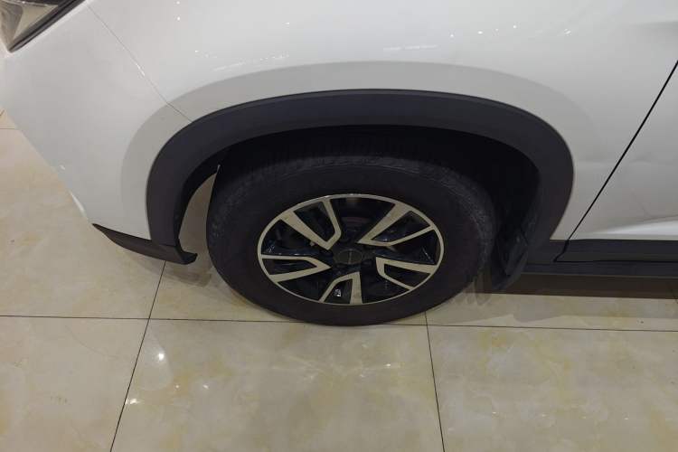 Used FORTHING T5 2021 1.5T Automatic Comfort Version Left Front Wheel Hub