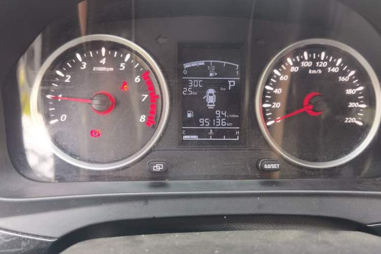Used FORTHING T5 2021 1.5T Automatic Comfort Version Odometer Close Up