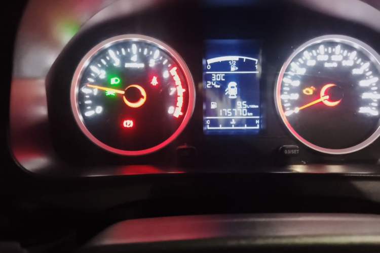 Used FORTHING T5 2021 1.6L Manual Comfort Model Odometer Close Up
