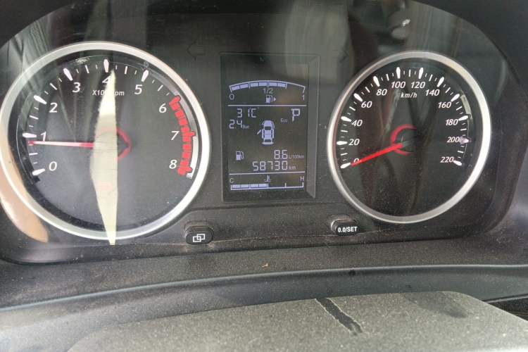 Used FORTHING T5 2021 1.5T Automatic Comfort Version Odometer Close Up