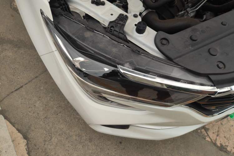 Used FORTHING T5 2021 1.5T Automatic Comfort Version Right Front Headlight