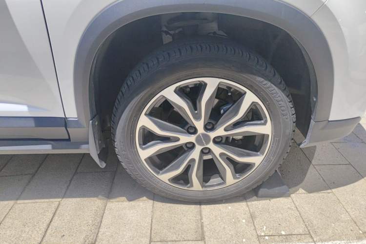 Used FORTHING T5 2021 1.5T Automatic Luxury Version Right Front Wheel Hub