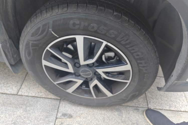Used FORTHING T5 2021 1.5T Automatic Comfort Version Right Front Wheel Hub