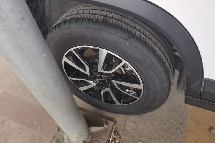 Used FORTHING T5 2021 1.5T Automatic Comfort Version Right Rear Wheel Hub