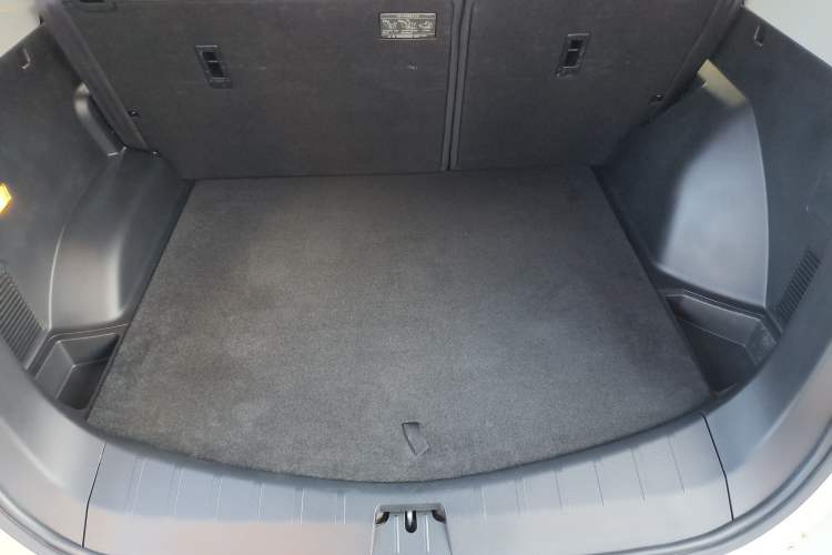 Used FORTHING T5 2021 Revised 1.6L Manual Comfort Version Trunk