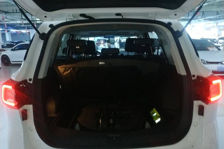 Used FORTHING T5 2021 Revised 1.6L Manual Comfort Version Trunk