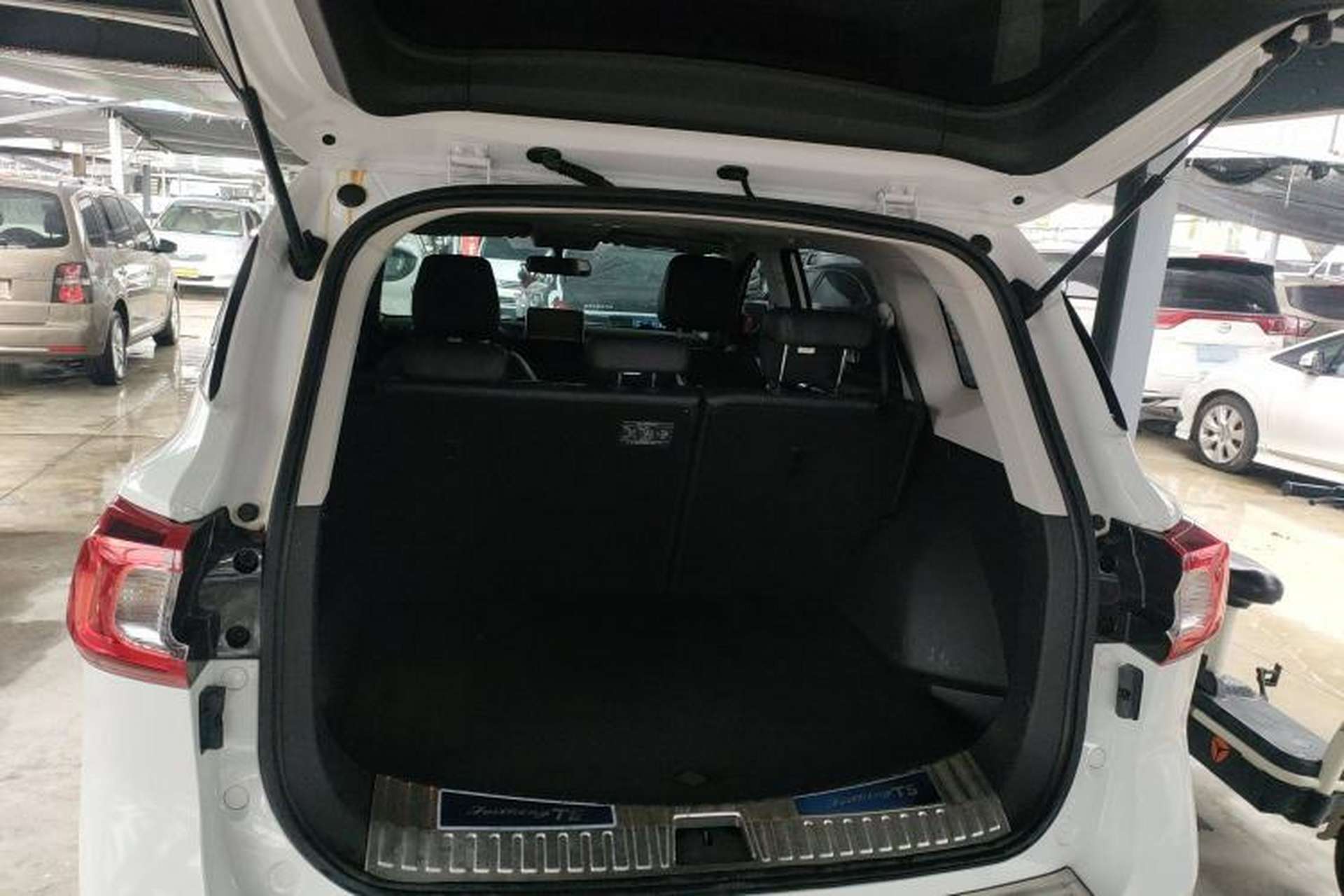 Used FORTHING T5 2021 1.5T Automatic Comfort Version Trunk