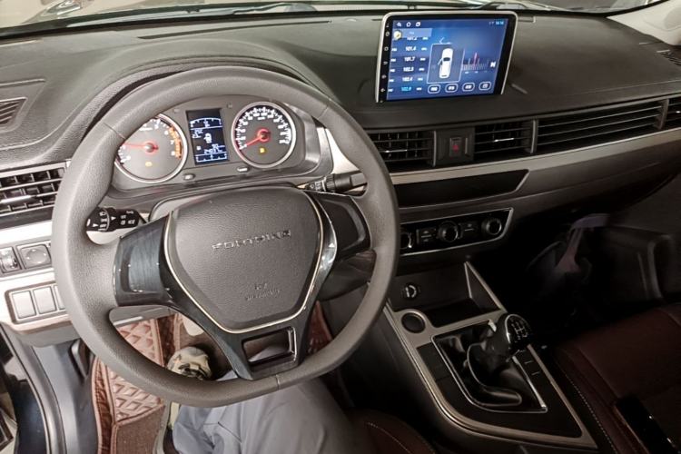 Used FORTHING T5 2022 Grand Edition 1.6L Manual Dream-Chasing Five-Seat Model Center Console