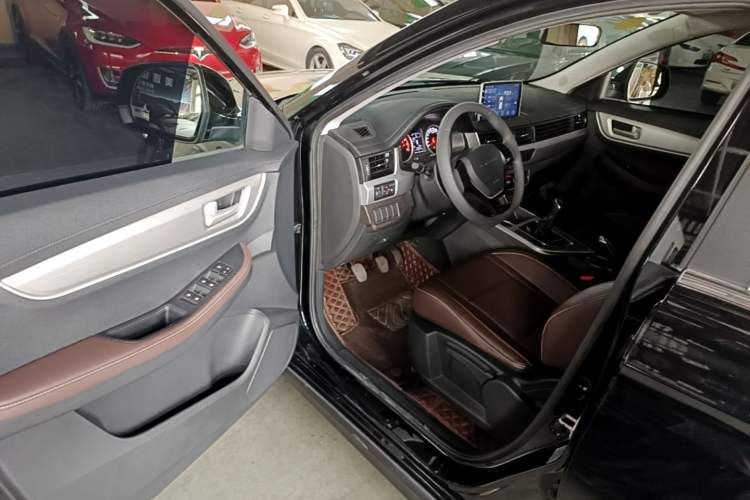 Used FORTHING T5 2022 Grand Edition 1.6L Manual Dream-Chasing Five-Seat Model Driver Seat