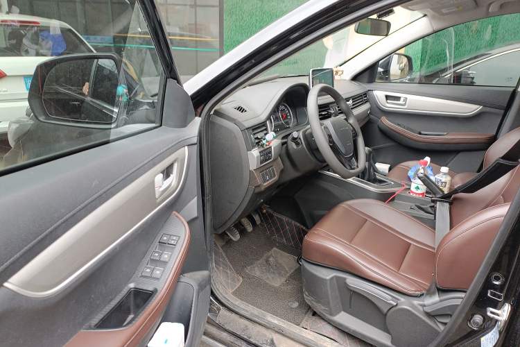 Used FORTHING T5 2022 Grand Edition 1.6L Manual Dream-Chasing Five-Seat Model Driver Seat