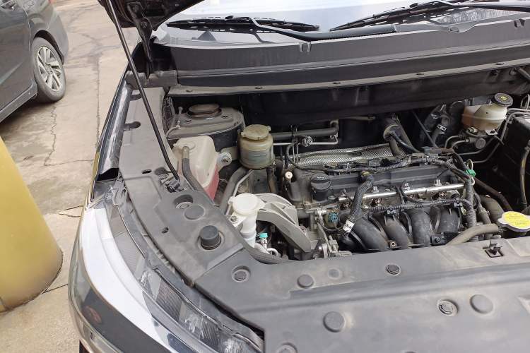 Used FORTHING T5 2022 Grand Edition 1.6L Manual Dream-Chasing Five-Seat Model Engine Bay Right